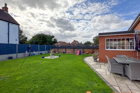 4 bedroom detached bungalow for sale, Glovers Lane, Balderton NG24