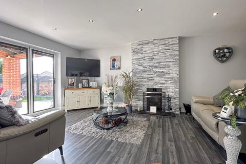 4 bedroom detached bungalow for sale, Glovers Lane, Balderton NG24
