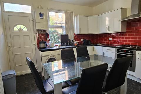 5 bedroom house to rent, Royal Park Road, Leeds