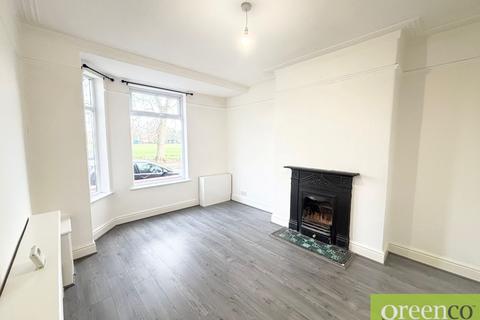 3 bedroom terraced house to rent, Stanley Road, Salford M30