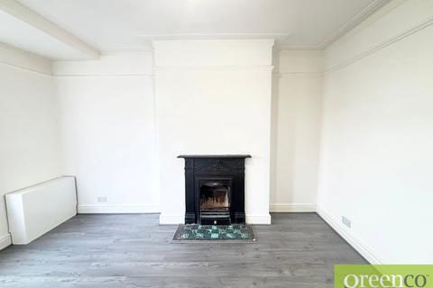 3 bedroom terraced house to rent, Stanley Road, Salford M30