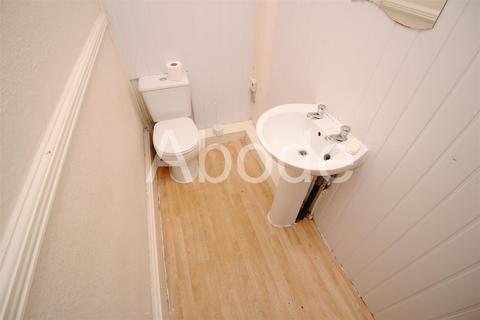 undefined, Hyde Park Terrace, Hyde Park, Leeds