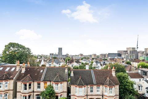 1 bedroom apartment for sale, Hove Park Gardens, Hove, East Sussex