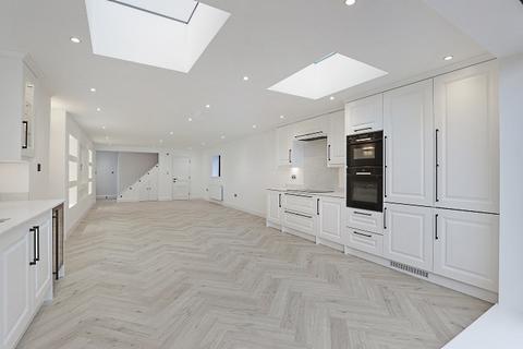 62 Coopers Hill, Ongar, CM5 9EF