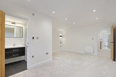62 Coopers Hill, Ongar, CM5 9EF