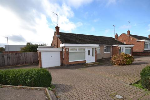 2 bedroom semi-detached bungalow to rent, Highlands Avenue, Northampton NN3