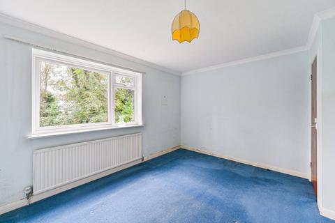 1 Oakham Drive, Bromley, BR2 0XE