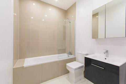 2 bedroom flat for sale, Woodvale Walk, SE27, West Norwood, London, SE27