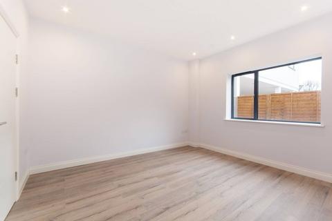 2 bedroom flat for sale, Woodvale Walk, SE27, West Norwood, London, SE27