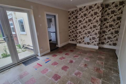 3 bedroom terraced house for sale, Clapham Road North, Lowestoft, Suffolk