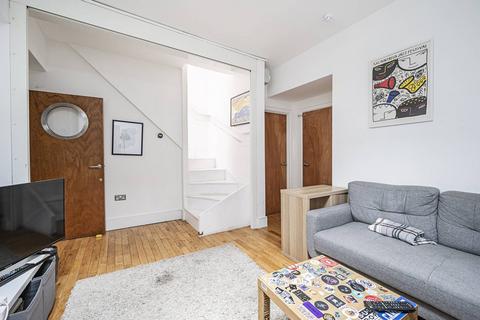 Flat 4, 70 Varden Street, London, E1 2JB