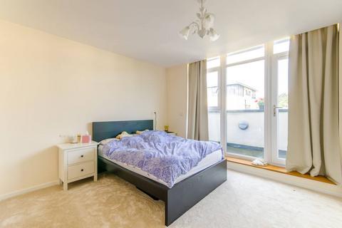 2 bedroom flat for sale, Peacock Close, Mill Hill East, London, NW7