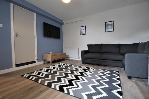 3 bedroom terraced house to rent, Pearson Terrace, Hyde Park, Leeds, LS6 1HZ