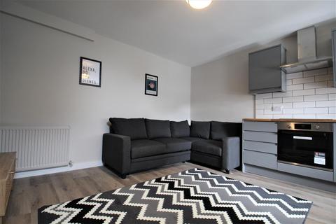 3 bedroom terraced house to rent, Pearson Terrace, Hyde Park, Leeds, LS6 1HZ