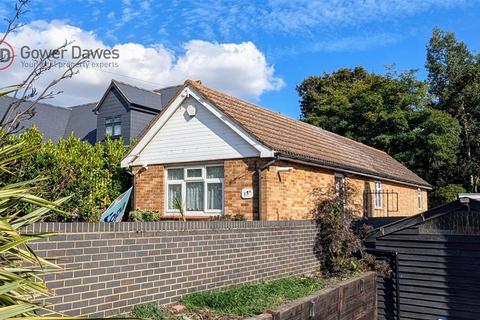 2 bedroom detached bungalow for sale, Thames Drive, Chadwell St.Mary