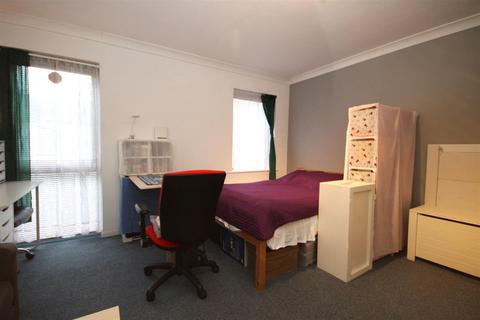 undefined, Kings Road, Guildford