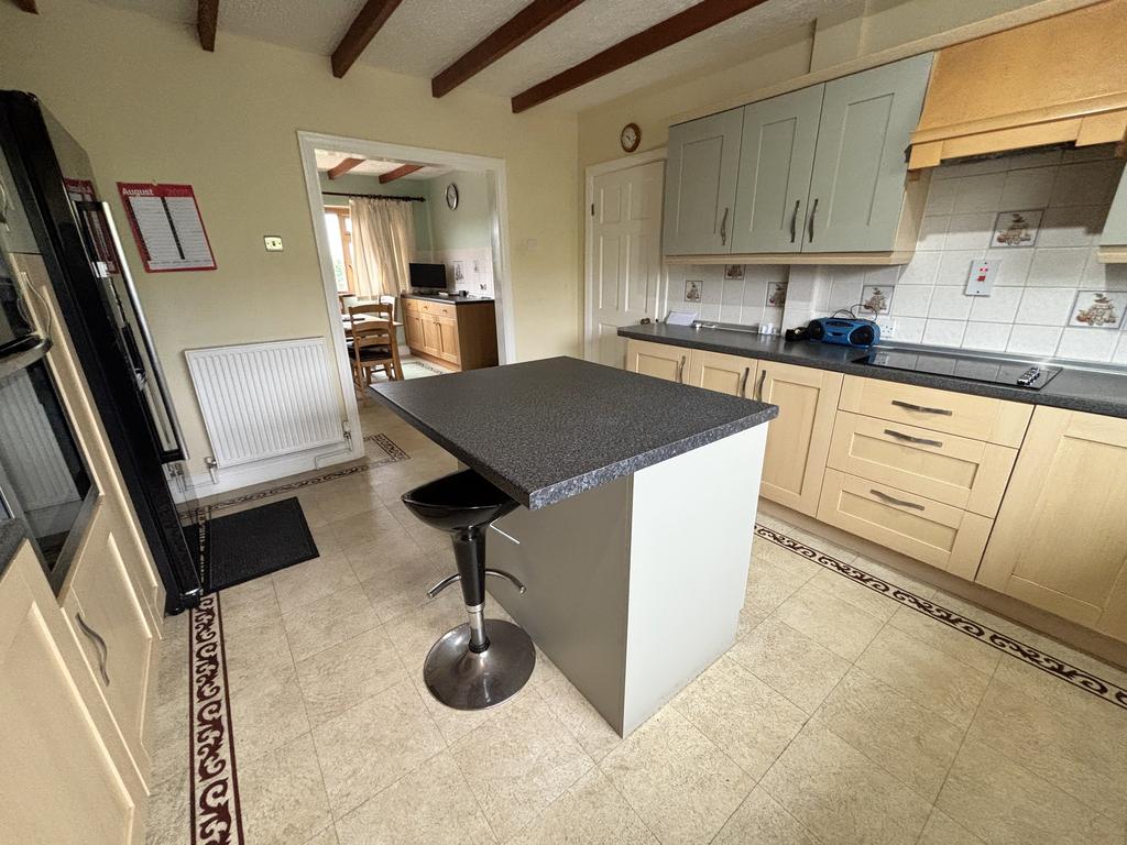Kitchen/ Breakfast Room
