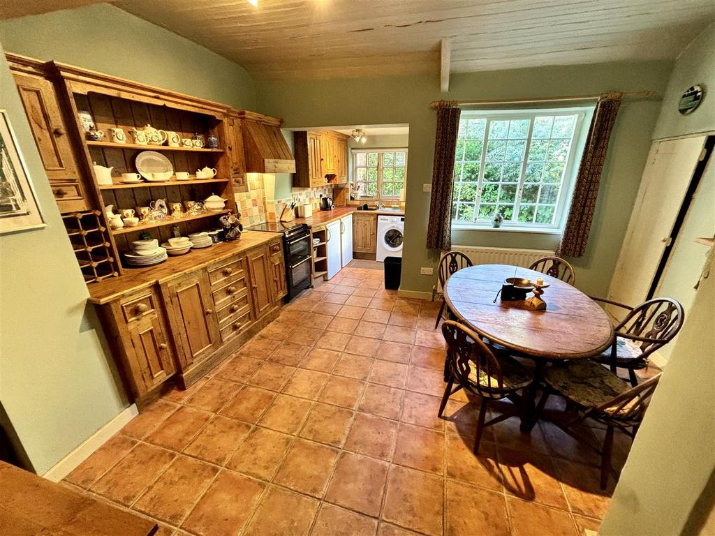 Open Plan Kitchen and Dining Room