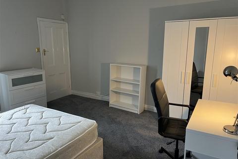 6 bedroom end of terrace house to rent, Kimberley House, Durham City