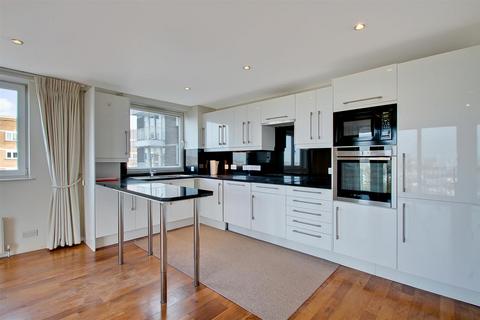 2 bedroom flat to rent, Buttermere Court, Boundary Road, St Johns Wood, London, NW8