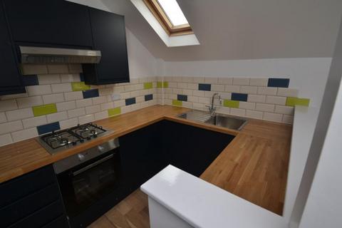 2 bedroom flat to rent, Langford Road, Manchester M20