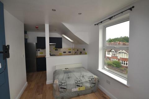 2 bedroom flat to rent, Langford Road, Manchester M20