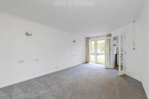 1 bedroom retirement property for sale, Manor Road North, Esher KT10