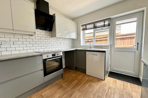 2 bedroom bungalow for sale, Greenfields Avenue, Alton, Hampshire