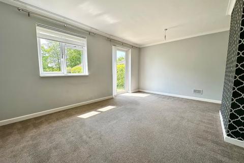 2 bedroom bungalow for sale, Greenfields Avenue, Alton, Hampshire