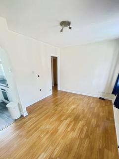 1 bedroom flat to rent, Lynmouth Crescent, Furzton, Milton Keynes, MK4