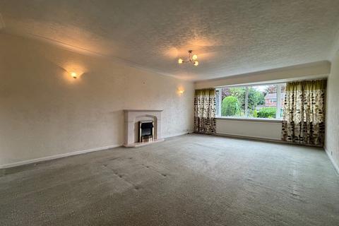 4 bedroom property to rent, Brandlesholme Road, Bury, BL8 1ER