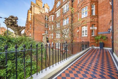 94 Hamlet Gardens, London, W6 0SX