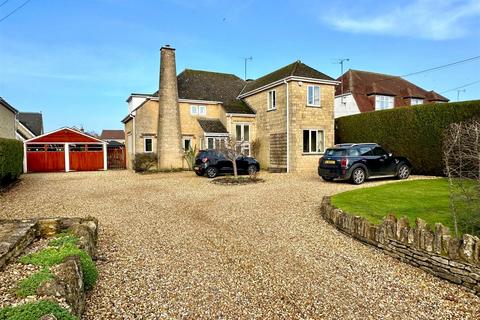 4 bedroom detached house for sale, Old Hardenhuish Lane, Chippenham