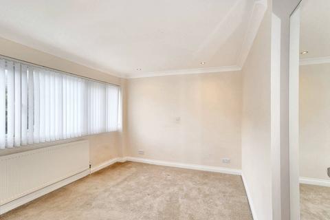 74 Priors Croft, Woking, GU22 9EZ