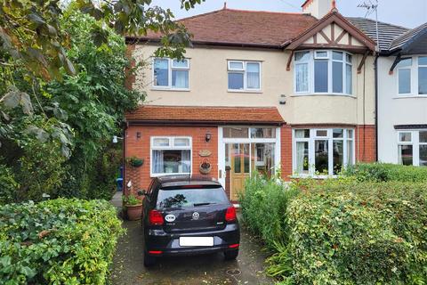 4 bedroom semi-detached house for sale, Ffordd Derwen, Rhyl