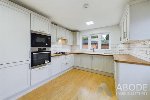 31 Sycamore Close, Uttoxeter, ST14 7NN