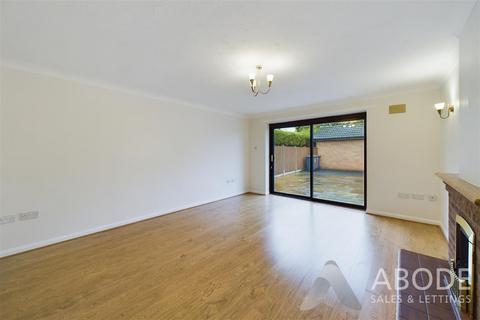 31 Sycamore Close, Uttoxeter, ST14 7NN