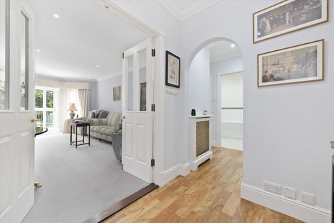 2 bedroom flat for sale, Palmerstone Court, Virginia Water, Surrey, GU25