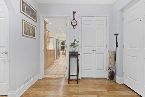 2 bedroom flat for sale, Palmerstone Court, Virginia Water, Surrey, GU25