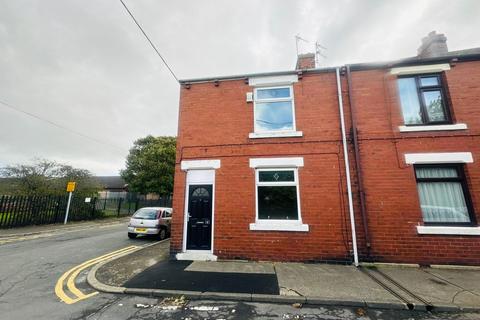 2 bedroom end of terrace house to rent, Oswald Terrace, County Durham SR8