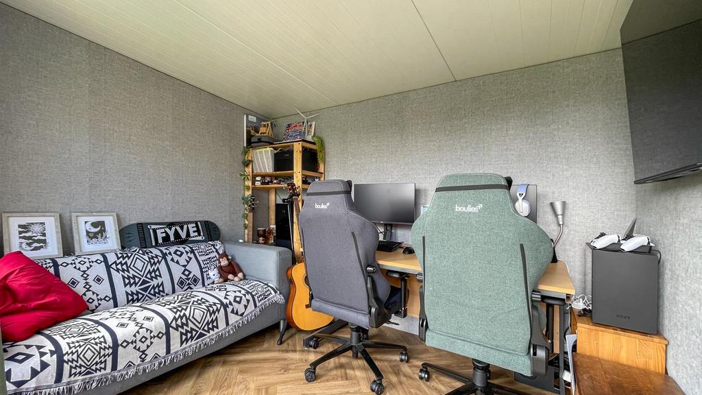 Outbuilding / home working space