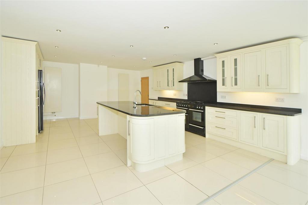 Open Plan Kitchen / Breakfast Room