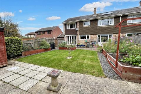 4 bedroom end of terrace house for sale, Northmoor