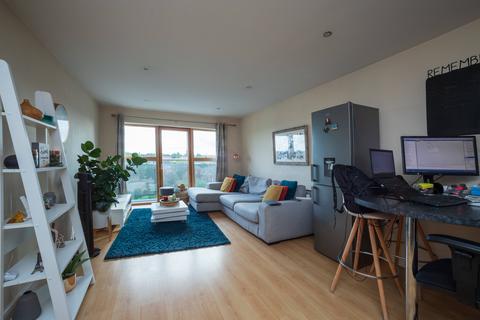 2 bedroom flat for sale, Waterside Way, Wakefield WF1