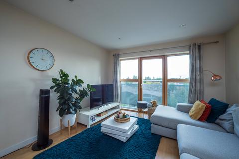 2 bedroom flat for sale, Waterside Way, Wakefield WF1