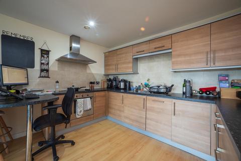 2 bedroom flat for sale, Waterside Way, Wakefield WF1