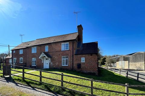 2 bedroom semi-detached house to rent, Fidlers Lane, Newbury RG20