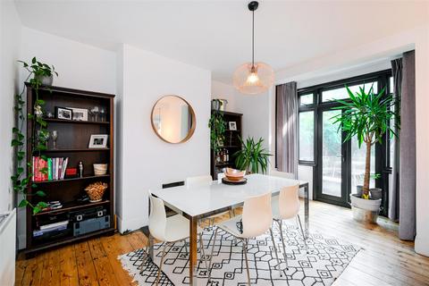 14 Reydon Avenue, London, E11 2JD