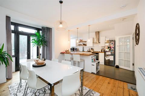 14 Reydon Avenue, London, E11 2JD