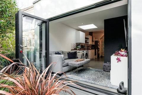 14 Reydon Avenue, London, E11 2JD